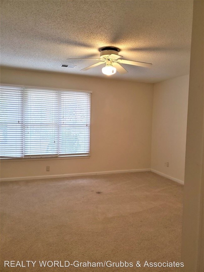 Building Photo - 2 br, 2 bath House - 604 Sherbrooke Circle