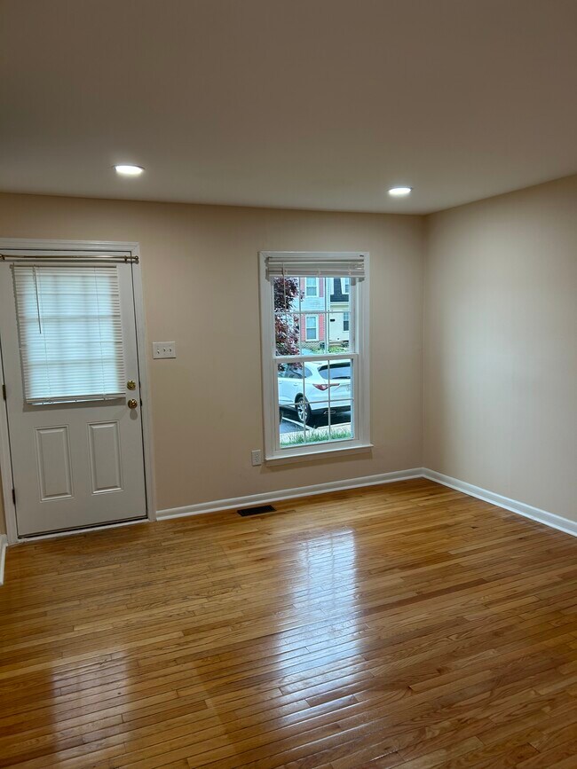 Building Photo - 18 Monhegan Ct