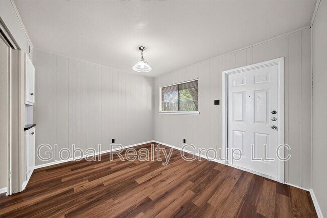Building Photo - 103 Brettonwood Dr