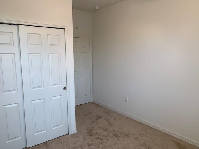 Building Photo - 3013 Cherry Orchard Ln