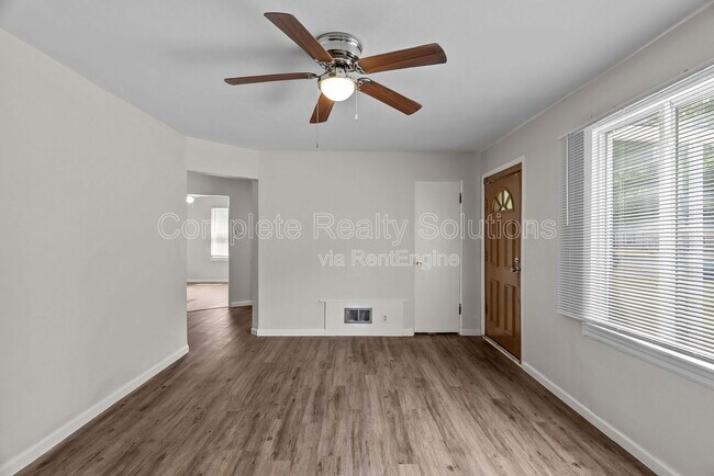 Building Photo - 9724 Dennis Dr