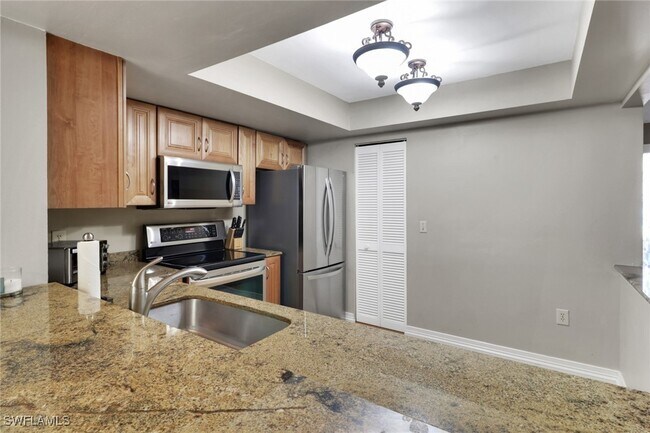 Building Photo - 800 Meadowland Dr