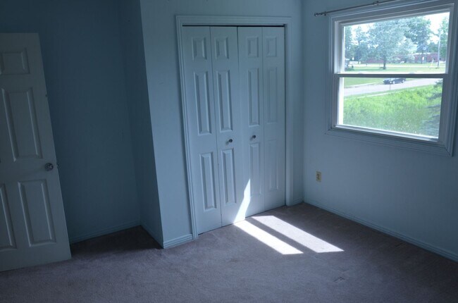 Building Photo - 7 Rivendell Dr