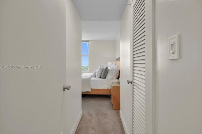 Building Photo - 4747 Collins Ave