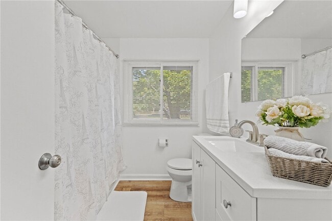 Building Photo - 189 Lawson Rd