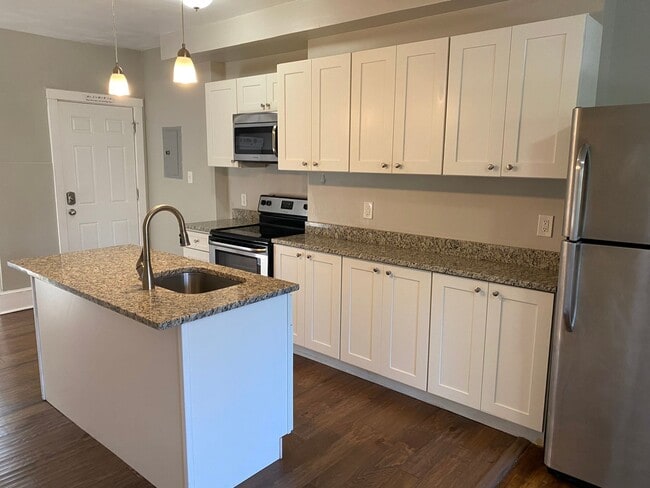 Building Photo - 528 E King St