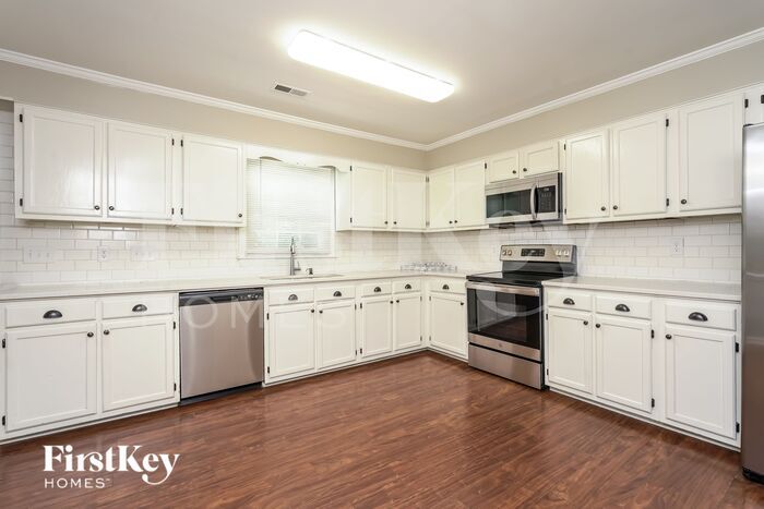 Building Photo - 7 Stoney Glen Pl