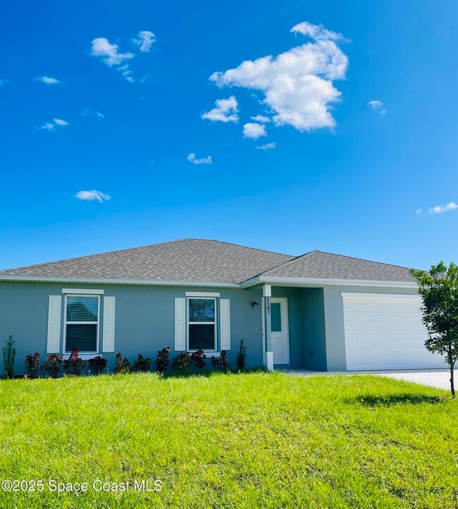 Primary Photo - 1101 San Filippo Dr SE