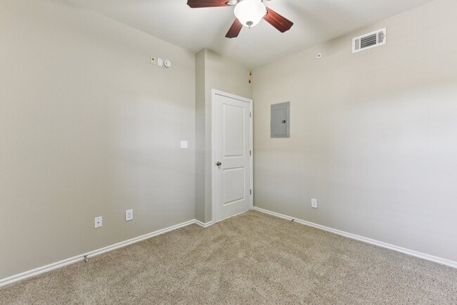 Floorplan - Waters Edge Apartment Homes