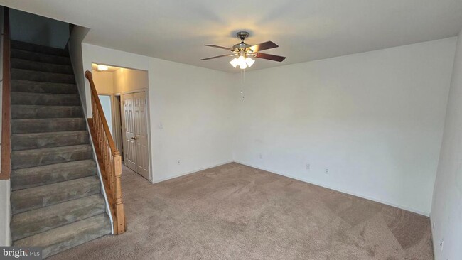 Building Photo - 2441 Old Farmhouse Ct