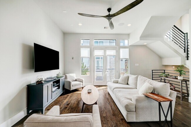 Building Photo - 5622 Kiam St