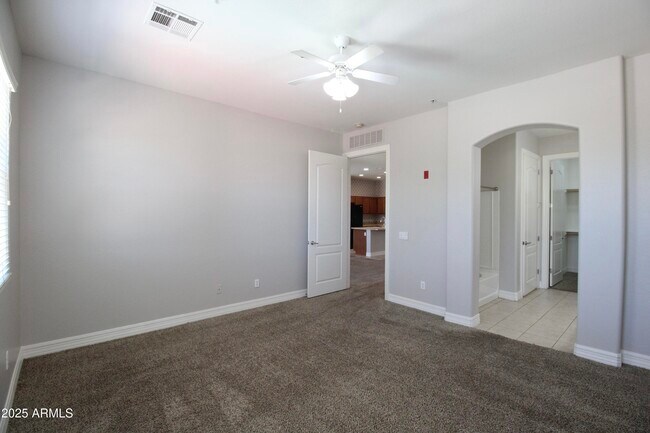 Building Photo - 1456 E 9th St