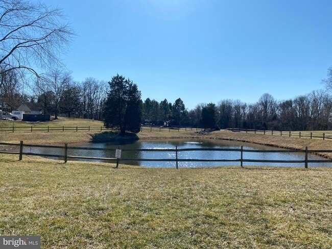 Building Photo - 5833 Orchard Hill Ct