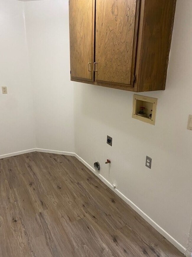 Building Photo - 8808 Gleeson Ct