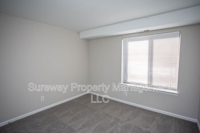 Building Photo - 171 Echelon Rd