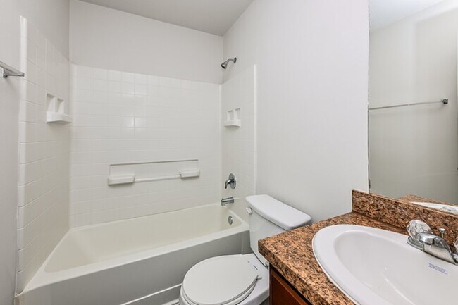 Building Photo - 5818 Northern Oak St