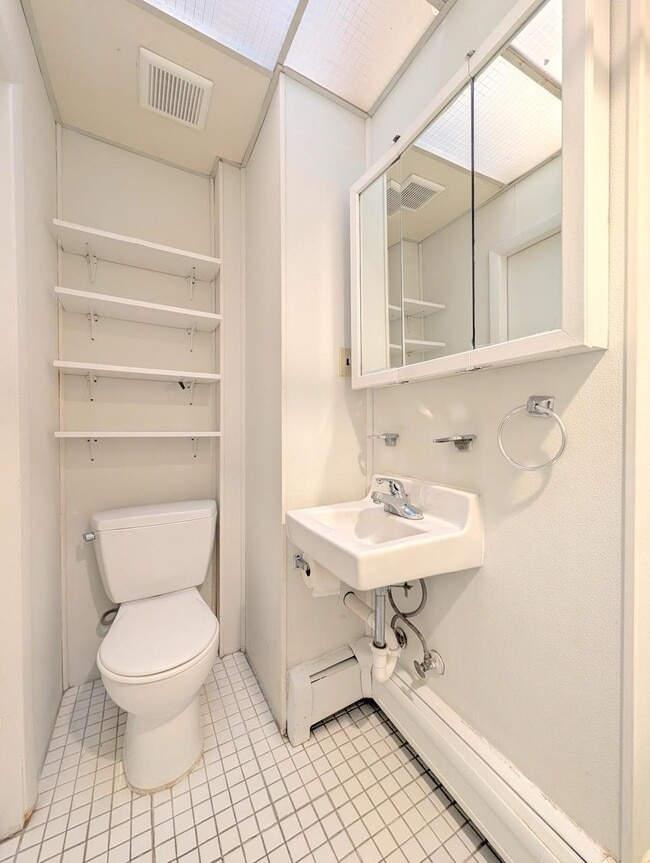 Building Photo - 148 South St