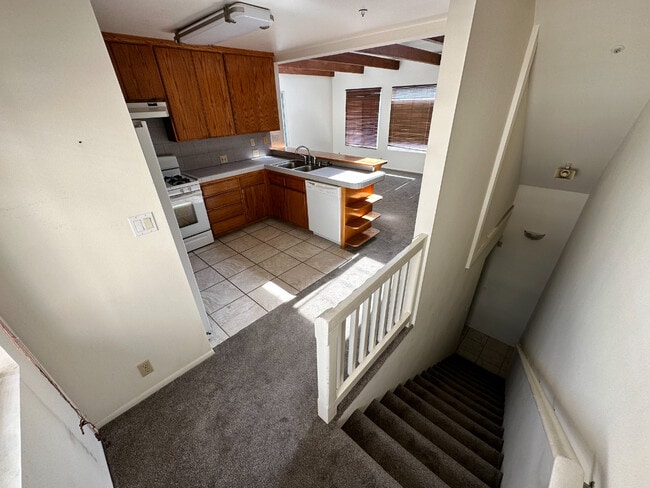 Building Photo - 236 S Helberta Ave