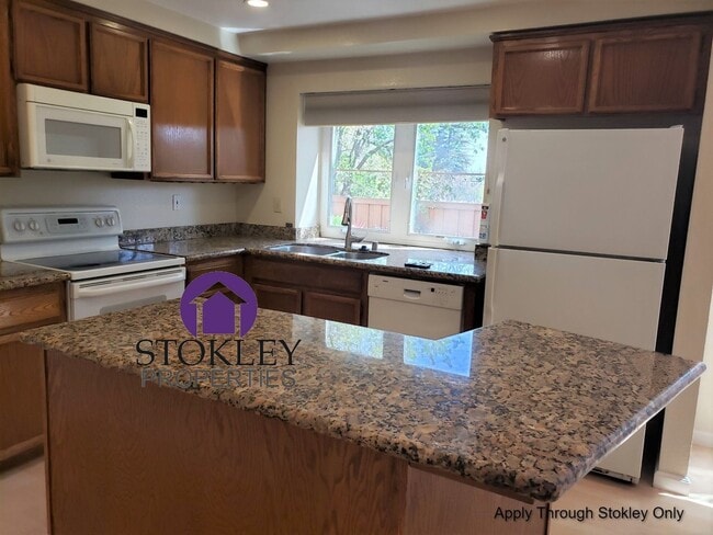 Building Photo - 517 Mesa Verde Pl