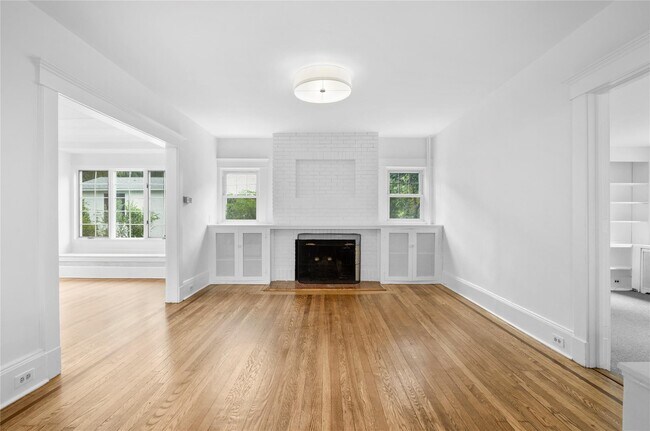 Building Photo - 32 Stuyvesant Ave