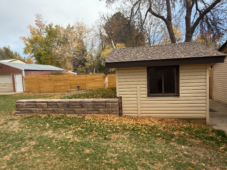 Building Photo - 2424 W Mulberry St