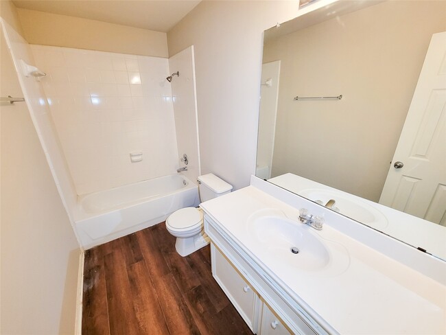 Building Photo - 4926 Lake Gladewater Ct