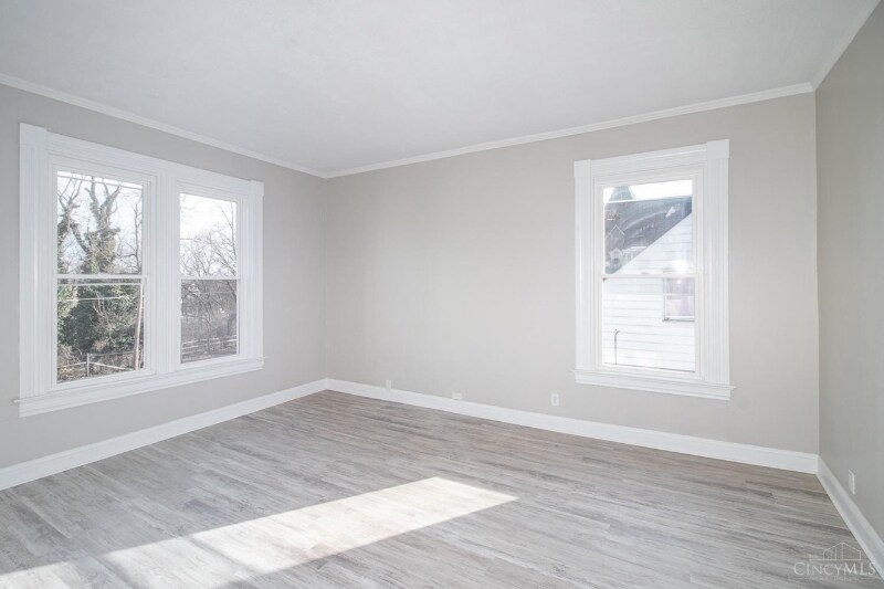 Building Photo - 723 Considine Ave