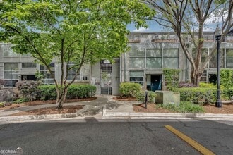 Building Photo - 400 Village Pkwy