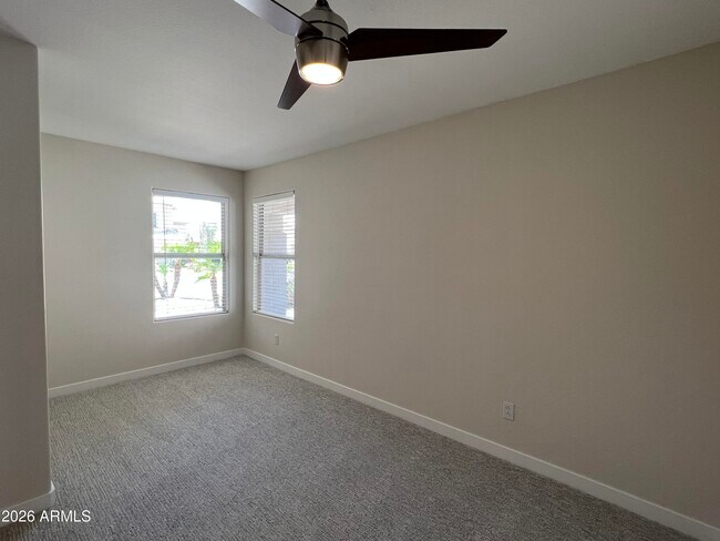 Building Photo - 4050 E Coolbrook Ave