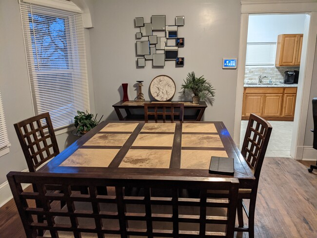 Dining - 1476 E 114th St