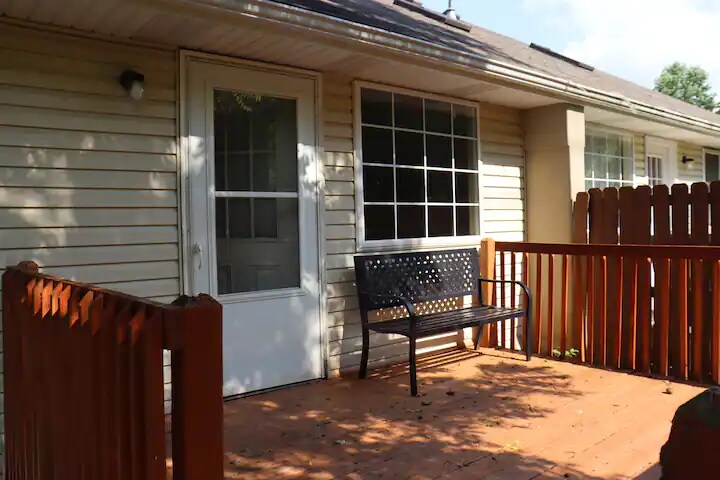 Building Photo - 1021 S Elder Ave