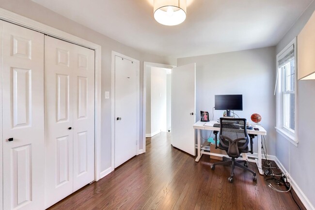 Building Photo - 4138 N Olcott Ave