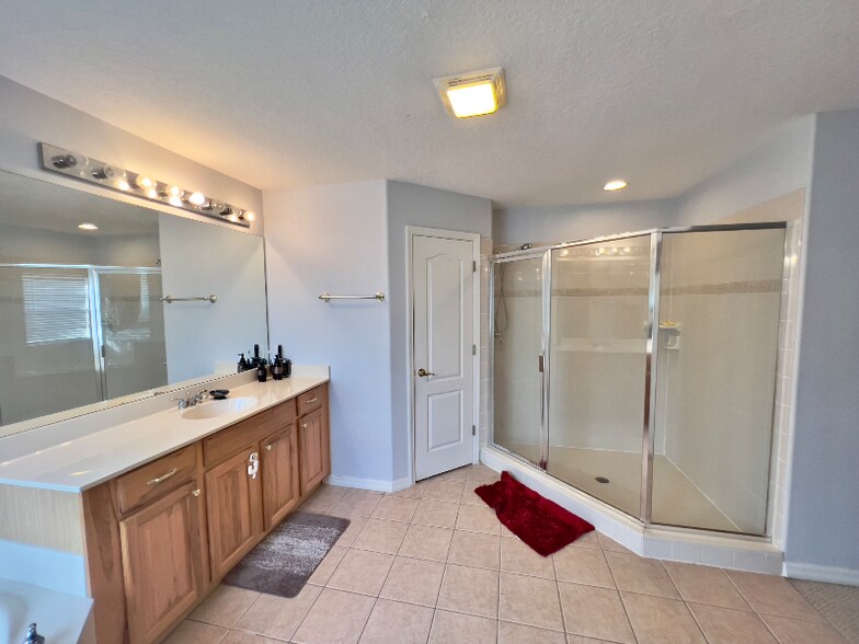 Building Photo - 1675 Marina Lake Dr