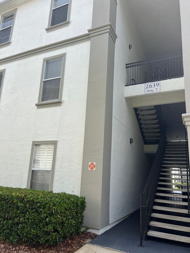 Building Photo - Maitland Area 2/2 Condo with Water View