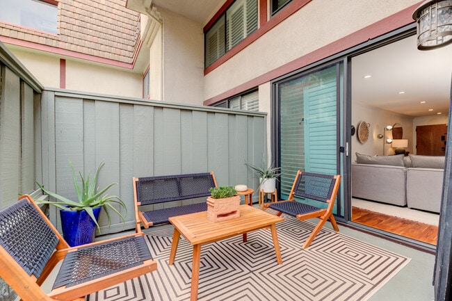 Building Photo - 8828 Pershing Dr