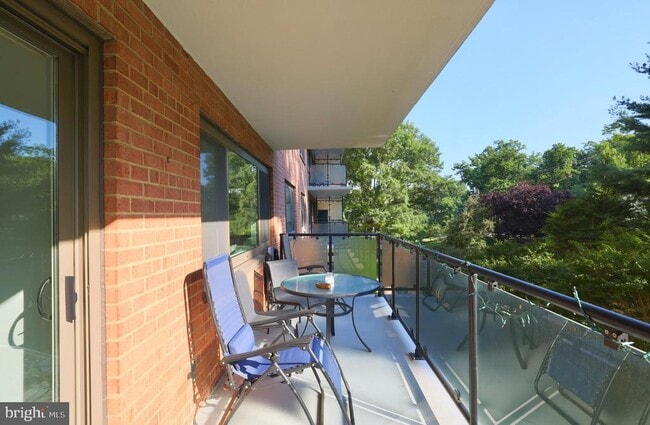 Building Photo - 4201 Cathedral Ave NW