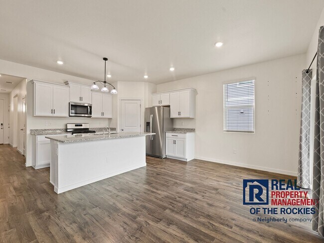 Building Photo - Fantastic 4-Bed, 2-Bath Ranch Style Home i...