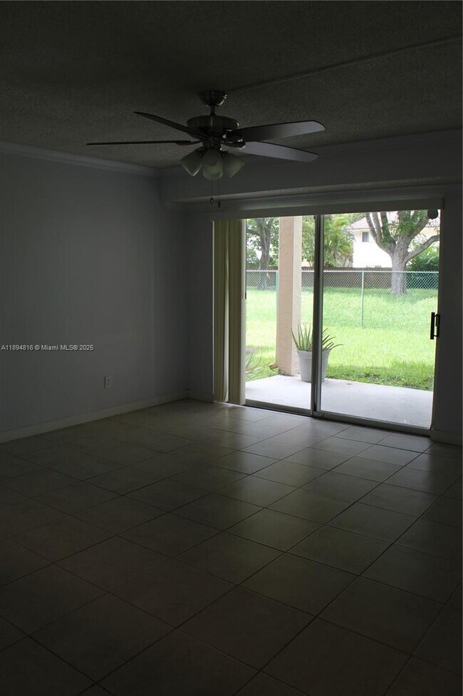 Building Photo - 10420 SW 158th Ct