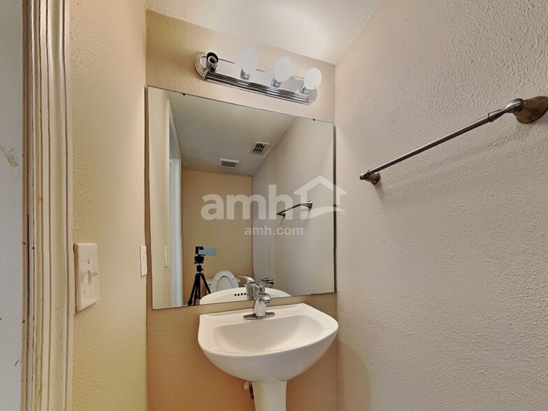 Building Photo - 30131 Rattana Ct