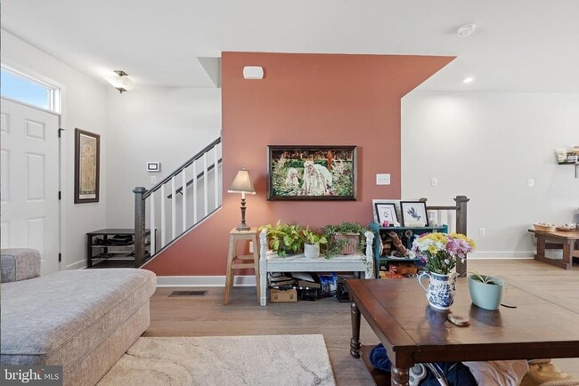 Building Photo - 2027 Track Cir