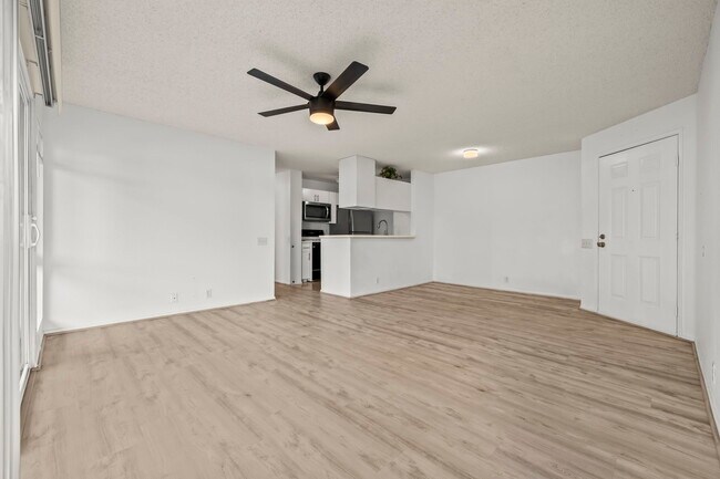 Building Photo - 91-284-284 Hanapouli Cir