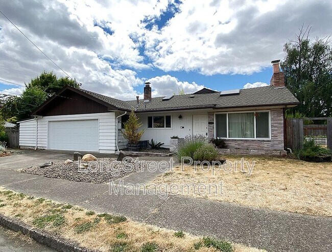 Primary Photo - 3558 NW Fillmore Ave
