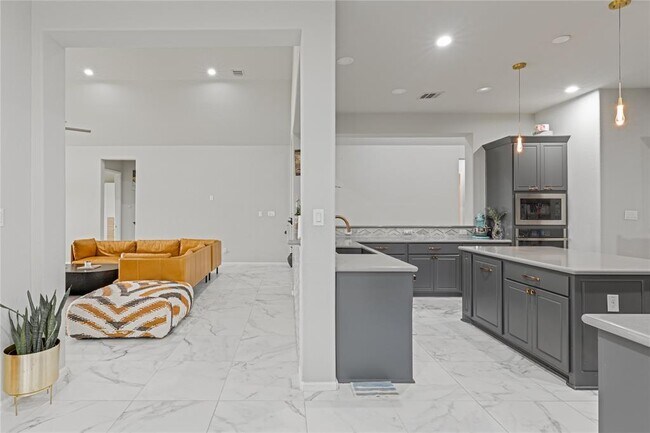 Building Photo - 119 Fortuna Ct