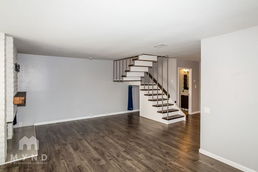 Building Photo - 10617 Caminito Cascara