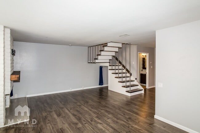 Building Photo - 10617 Caminito Cascara