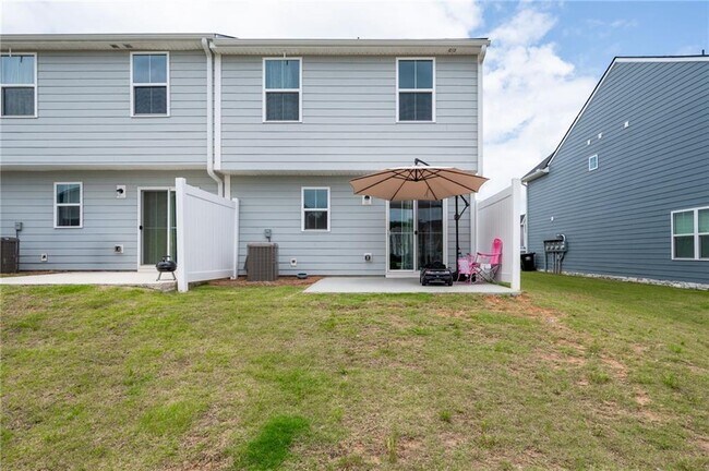 Building Photo - 121 Chastain Dr