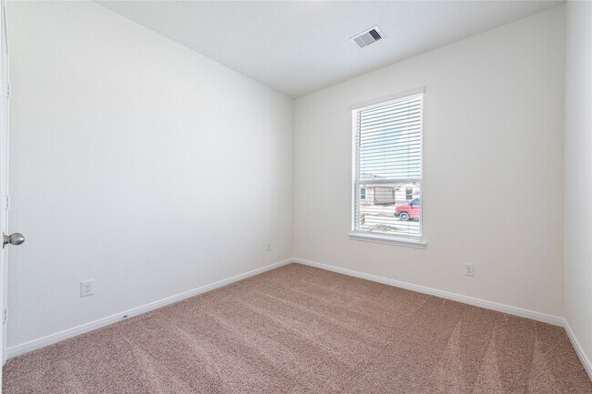 Building Photo - 2815 Icarus Dr