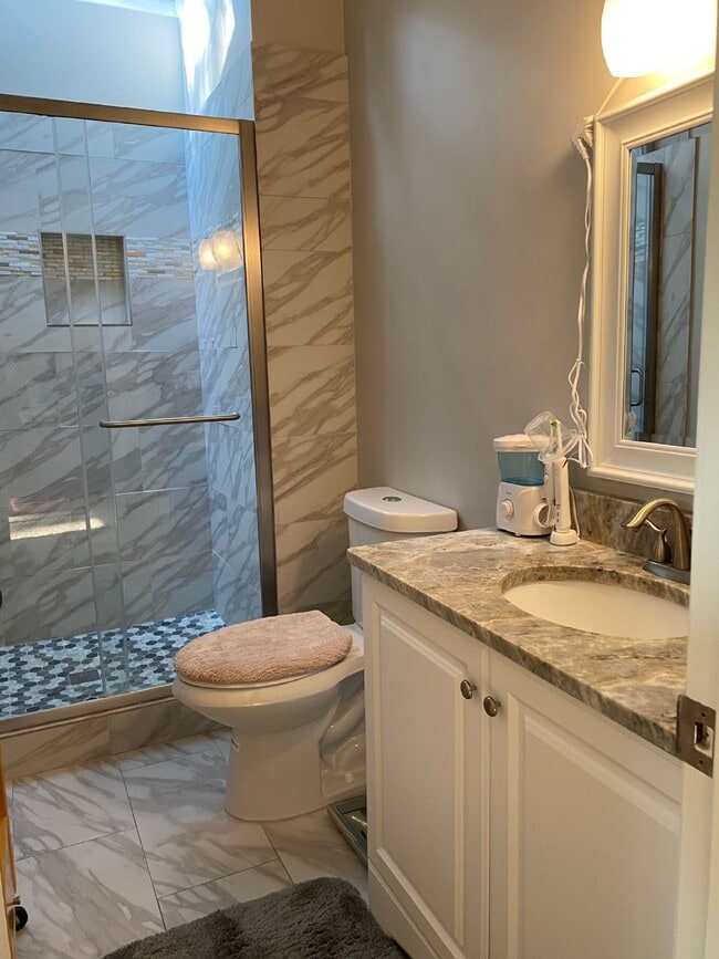 Building Photo - Hilton Head Plantation Ranch Style Home With Lagoon View!