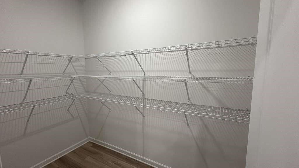 Building Photo - 576 River Run Dr