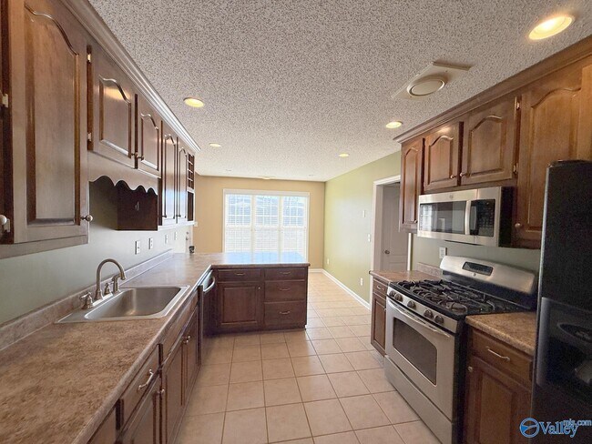 Building Photo - 176 Timber Oak Rd